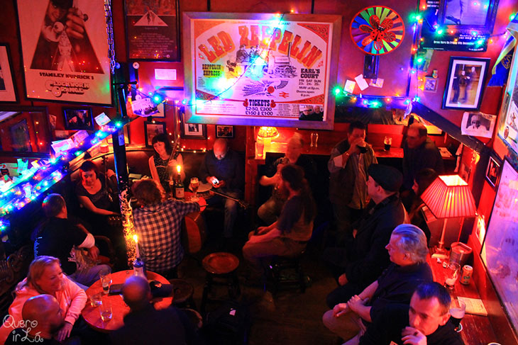 SinÉ, típico pub irlandês em Cork