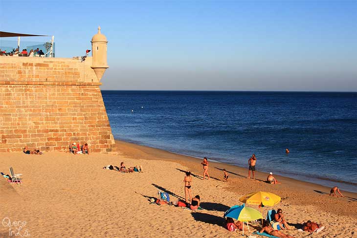 Forte de Sesimbra, opção de praia próximo à Lisboa