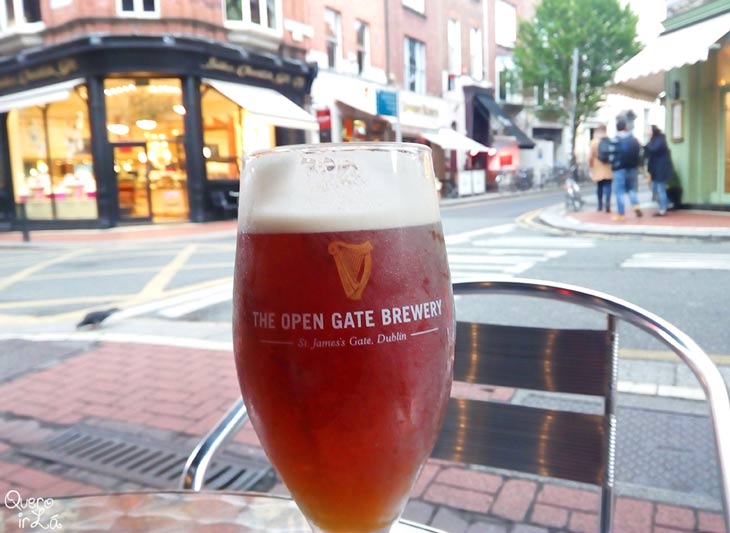Pint de cerveja Guinness em Dublin, Irlanda